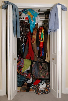 http-www-closetorganizers-us-cluttered-closet-424-jpg